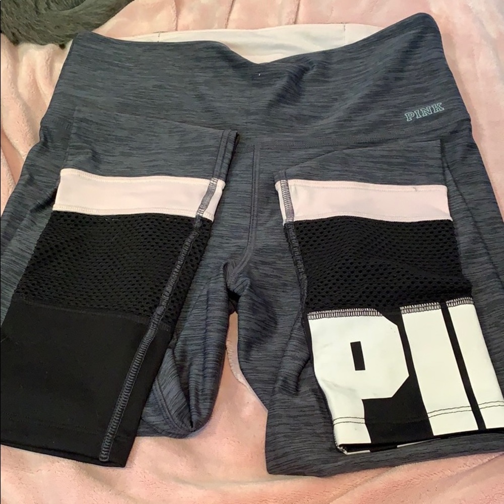NWOT Awesome PINK VS Ultimate Sz M Yoga Pants Z18
